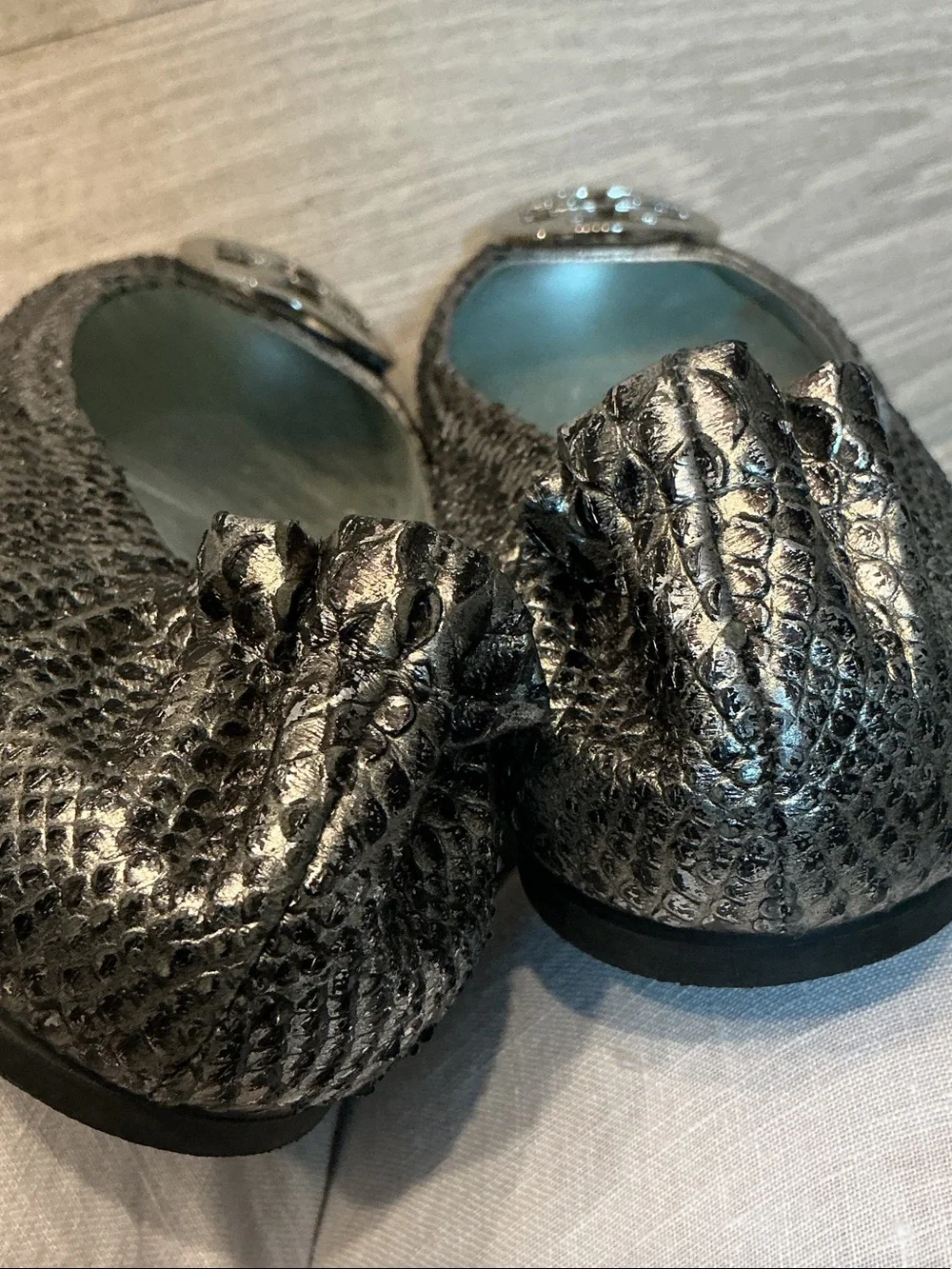 Tory Burch Reva Snakeskin Embossed Metallic Black Logo Ballet Flats Sz. 7.5M